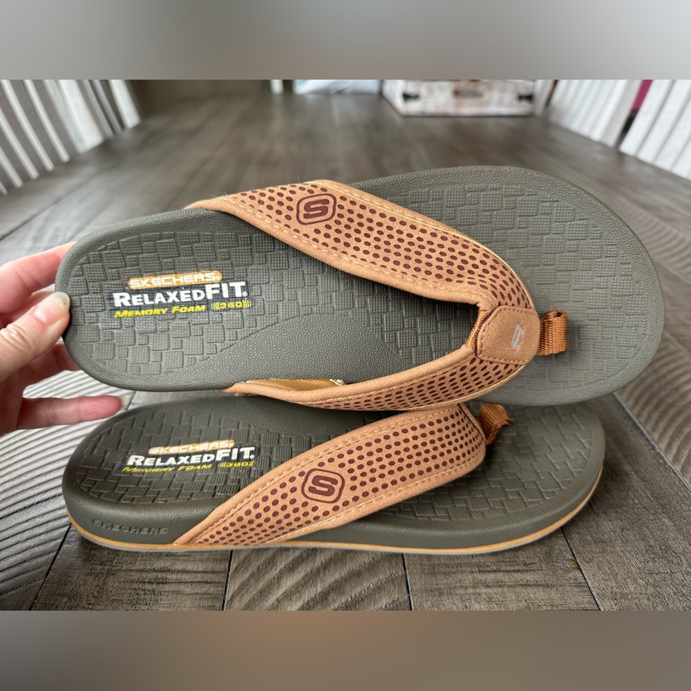 Skechers Pelem-Emiro Relaxed Fit Flip Flop Sandals Men's Size 9 (NWOT)